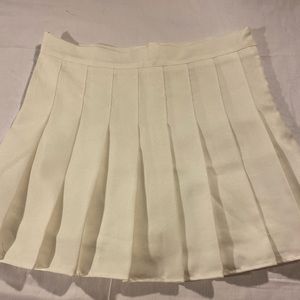 Pleated white skirt